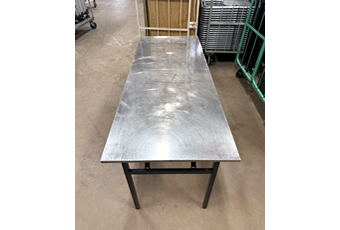 ステンレステーブル