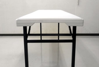 プラスチックテーブル 天板：ホワイト(W1800×D500×H700)